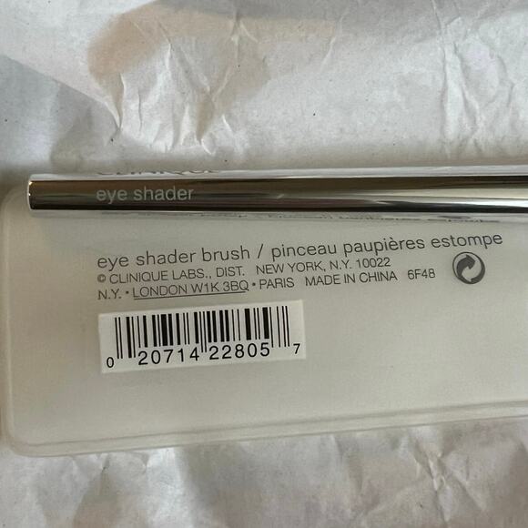 New Clinique Eye Shader Brush - Picture 4 of 5